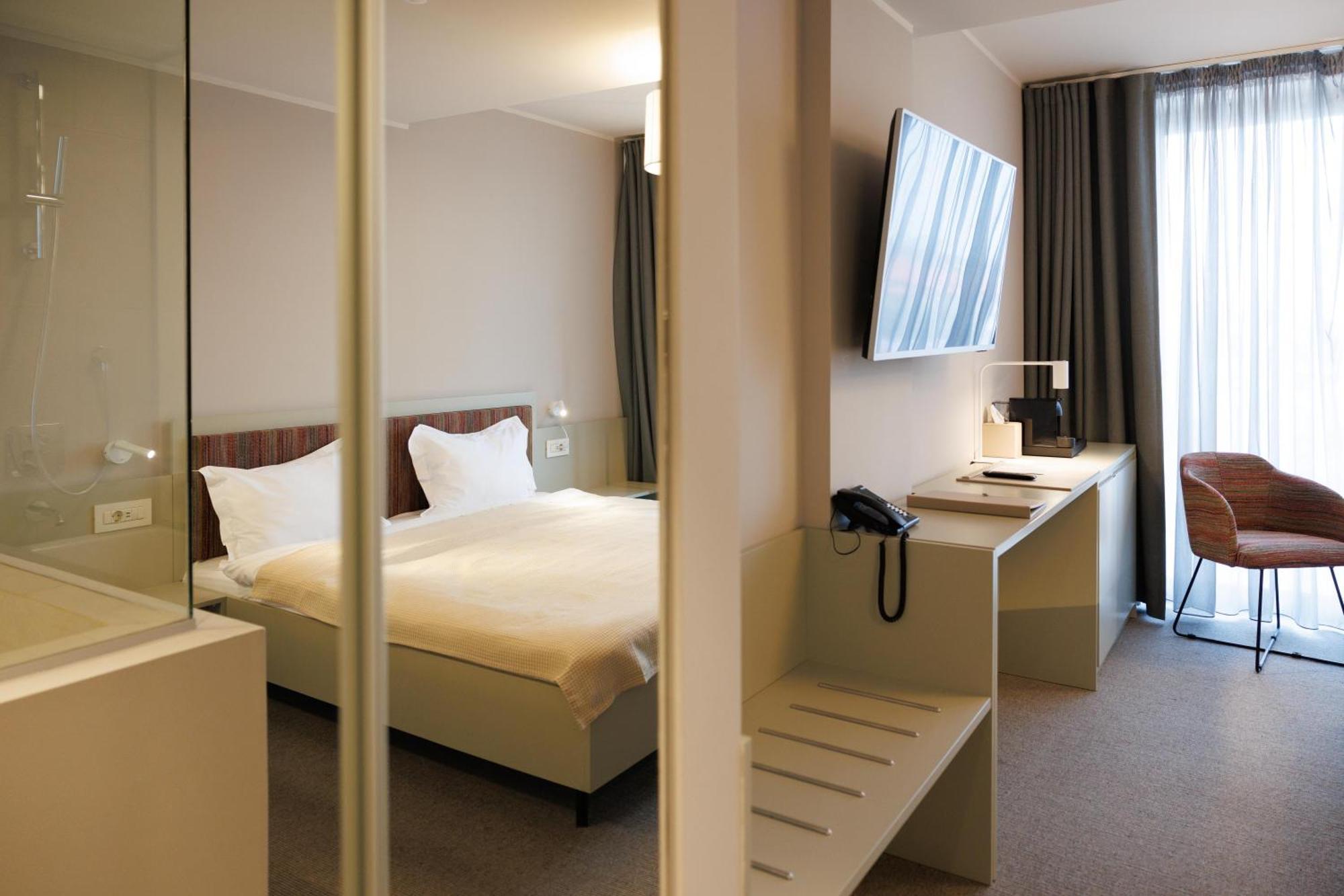 Millennium Hub & Hotel Konstanca Kültér fotó